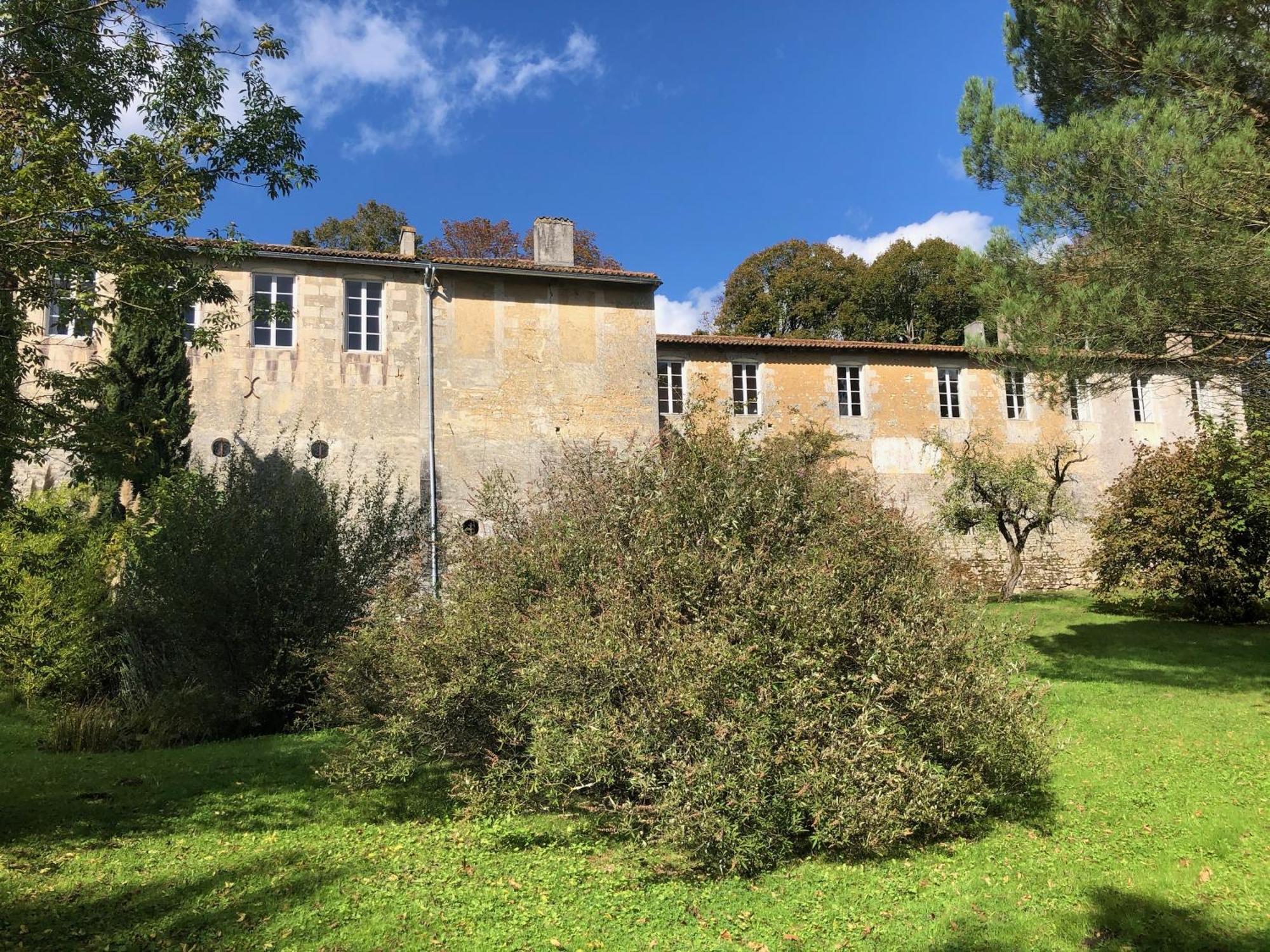 Logis Des Chauvins - Gite Cote Parc Villa Port-d'Envaux Exterior photo